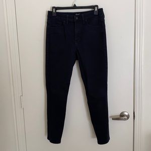 High waisted black skinny Jean